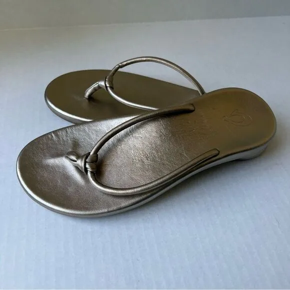 NWOB Olukai Huawai Bubbly Bronze Leather Comfort Sandals Flip Flops Size 9