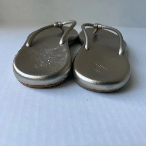 NWOB Olukai Huawai Bubbly Bronze Leather Comfort Sandals Flip Flops Size 9