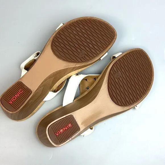 NWOB VIONIC Maggie Wedge Sandals White Patent Gold Studded Beach Comfort Sz 9
