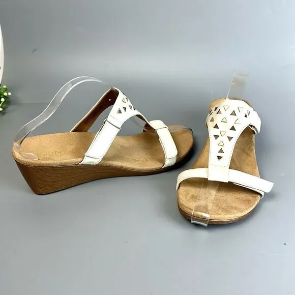 NWOB VIONIC Maggie Wedge Sandals White Patent Gold Studded Beach Comfort Sz 9