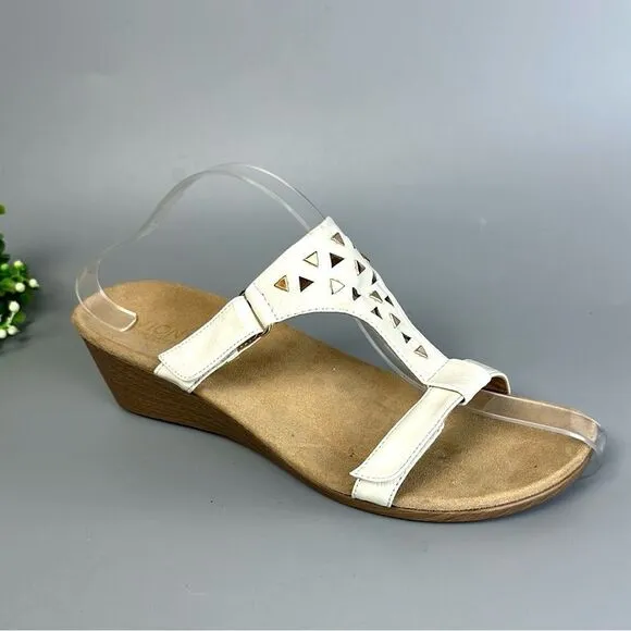 NWOB VIONIC Maggie Wedge Sandals White Patent Gold Studded Beach Comfort Sz 9