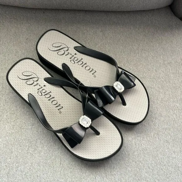 NWOT Brighton Bowie Bows Rhinestones Jeweled Wedged Sandals Size 10 Flip Flops