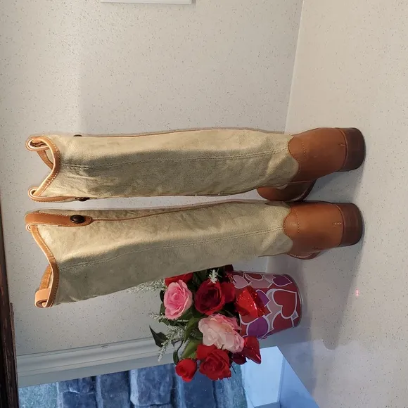 NWOT FRYE round toe tall boots (sz 6.5B)