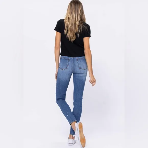 NWOT Judy Blue Multicolor Embroidery Pocket High Waist Skinny Jeans Size 27