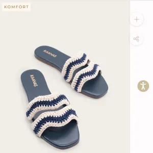 NWOT, Kaanas Tansy Navy Sandals