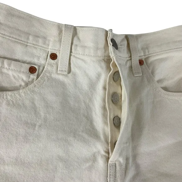 NWOT Levi’s Premium Ribcage Shorts  Size 26 High Rise Off-White Raw Hem Denim