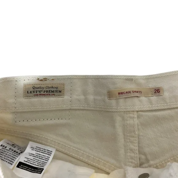 NWOT Levi’s Premium Ribcage Shorts  Size 26 High Rise Off-White Raw Hem Denim