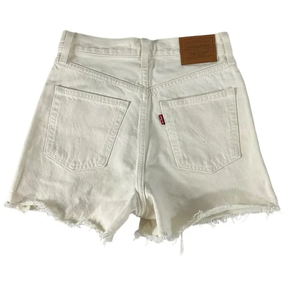 NWOT Levi’s Premium Ribcage Shorts  Size 26 High Rise Off-White Raw Hem Denim