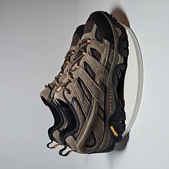 NWOT Merrell Moab 2 Ventilator Hiking Shoes Trail Performance Leather‎ Walnut 12