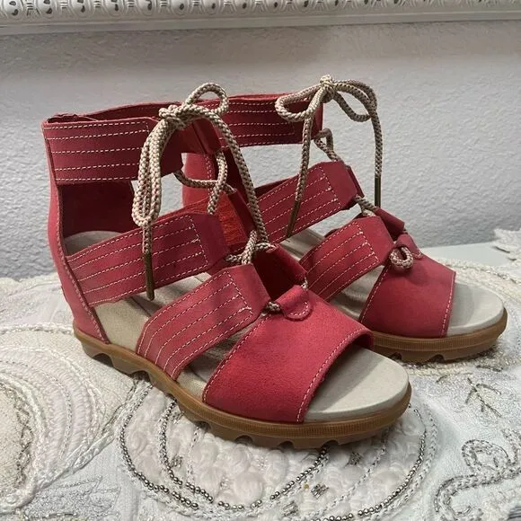 NWOT Sorel Joanie II Sandals