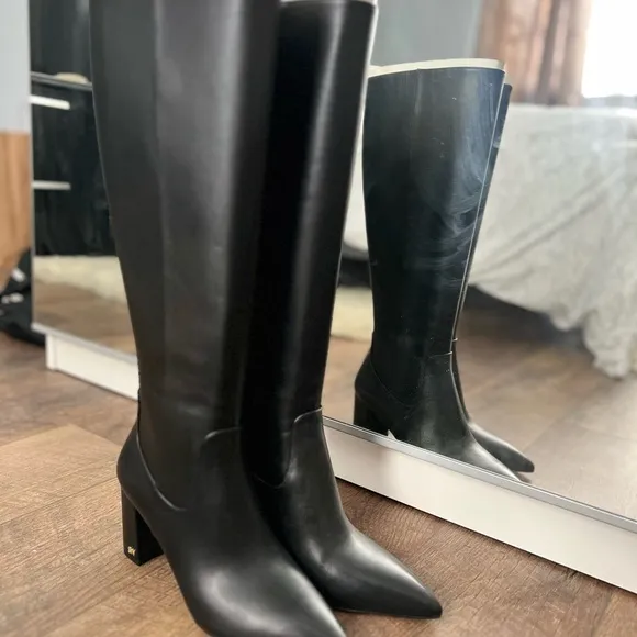 NWOT STUART WEITZMAN Black Leather Tall Boots