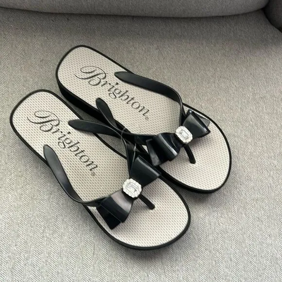 NWOT Brighton Bowie Bows Rhinestones Jeweled Wedged Sandals Size 10 Flip Flops