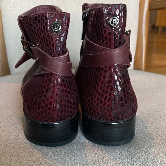 NWOT Moda in Pelle boots