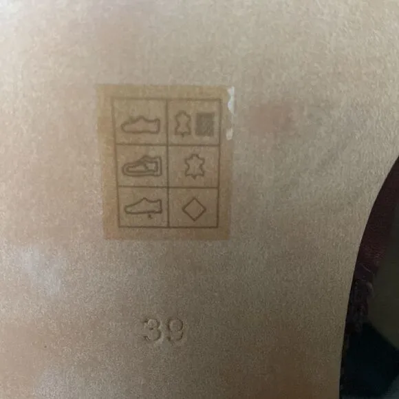 NWOT Moda in Pelle boots