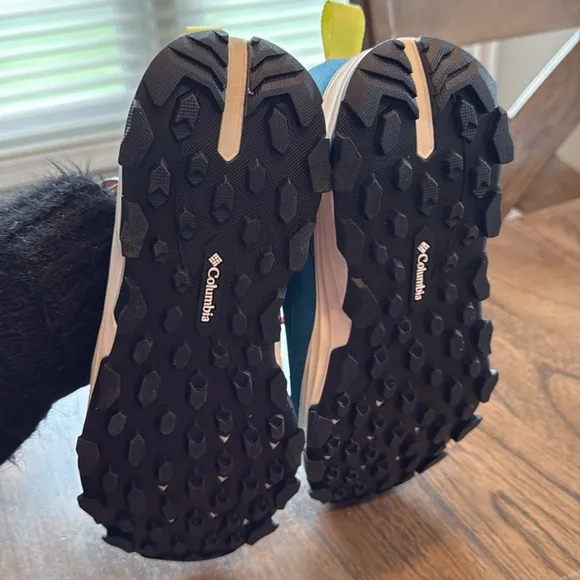 NWT Columbia Hatana Max Outdry Waterproof Men blue shoes size 7