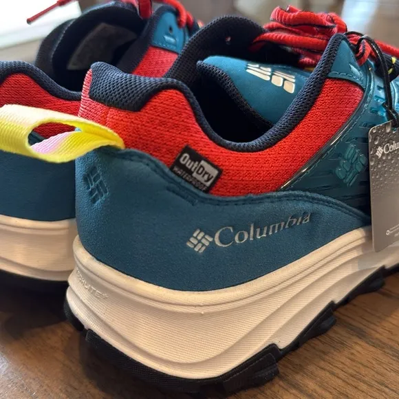 NWT Columbia Hatana Max Outdry Waterproof Men blue shoes size 7