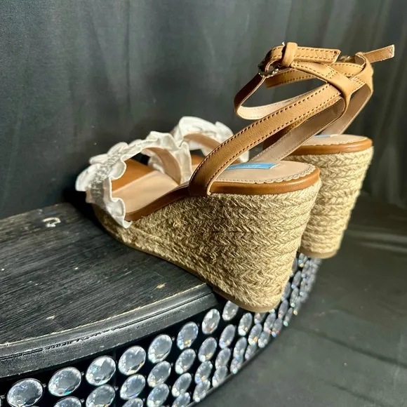 NWT Draper James White and Tan Wedge Sandals with Ruffle Detail