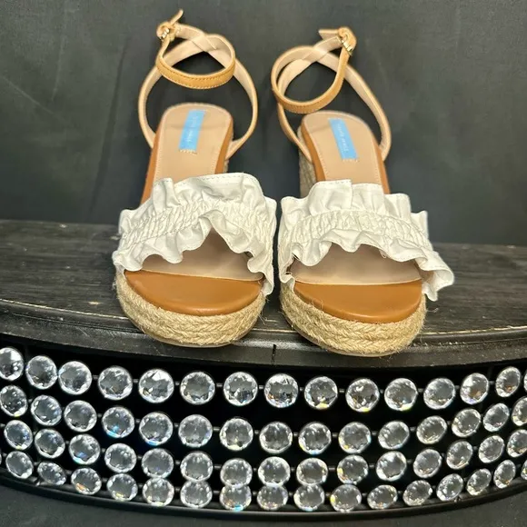 NWT Draper James White and Tan Wedge Sandals with Ruffle Detail