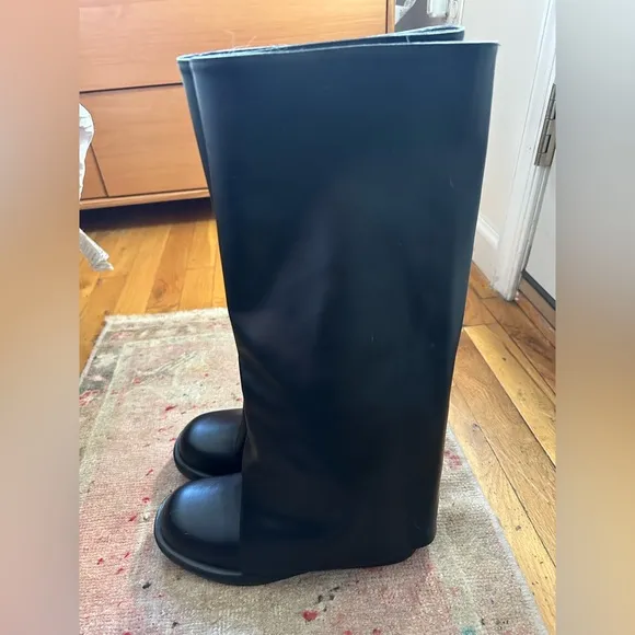 NWT Figurine Tall boots - black, size 37, vegan leather
