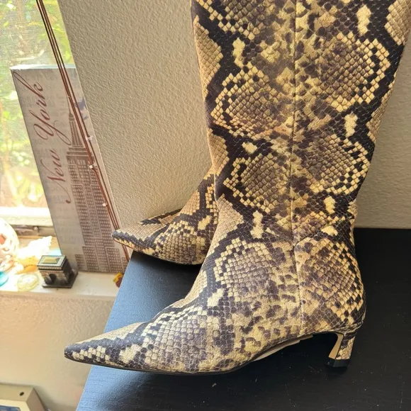 NWT Gianni Bini Gianna Snake Print Kitten Heel Tall Boots Sz 7,5
