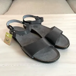NWT Naot Sabrina Sandals Leather Strappy Comfort Slip On In Black Size 11