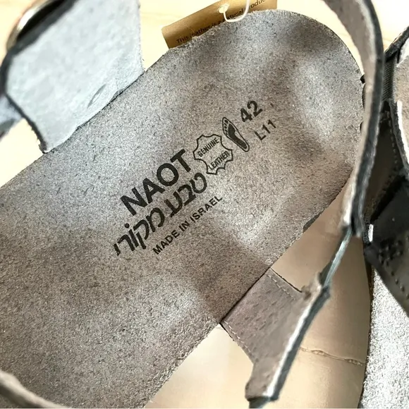 NWT Naot Sabrina Sandals Leather Strappy Comfort Slip On In Black Size 11
