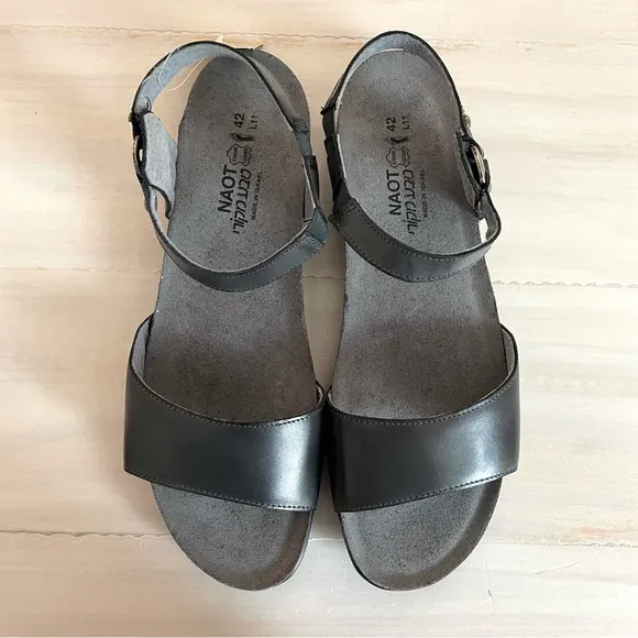 NWT Naot Sabrina Sandals Leather Strappy Comfort Slip On In Black Size 11