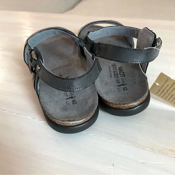 NWT Naot Sabrina Sandals Leather Strappy Comfort Slip On In Black Size 11