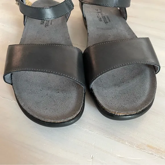 NWT Naot Sabrina Sandals Leather Strappy Comfort Slip On In Black Size 11