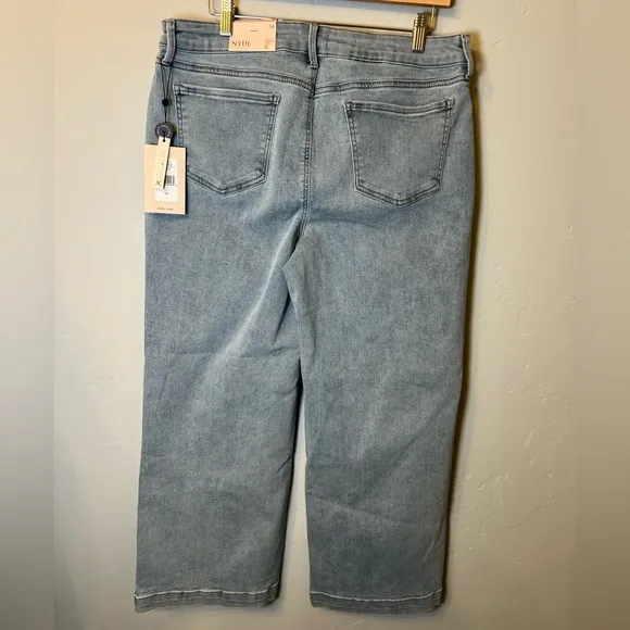 NWT NYDJ Teresa Wide Leg Plus Size LiftxTuck Jeans in Light Denim Wash | 14