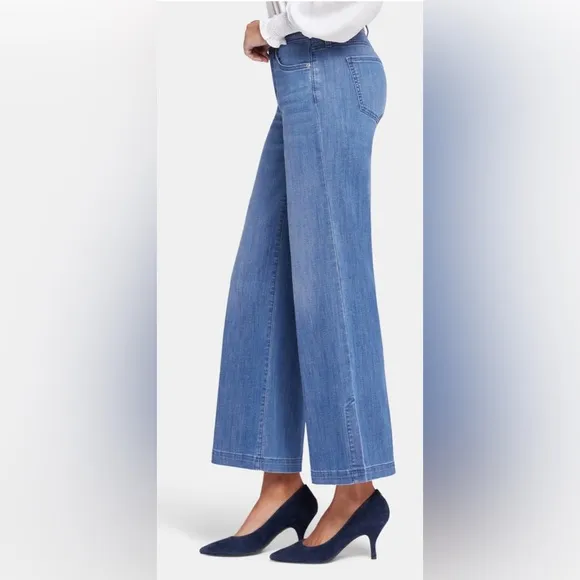 NWT NYDJ Teresa Wide Leg Plus Size LiftxTuck Jeans in Light Denim Wash | 14