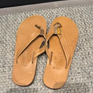 NWT- Rainbow 1/2 Inch Flip Flop Size 6 9.5 Inches