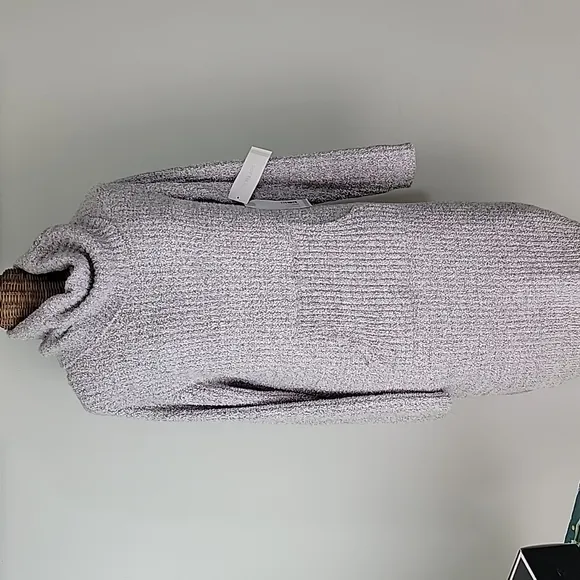 NWT Softies Marshmallow Slouch Turtleneck Lounger szM.   BinD