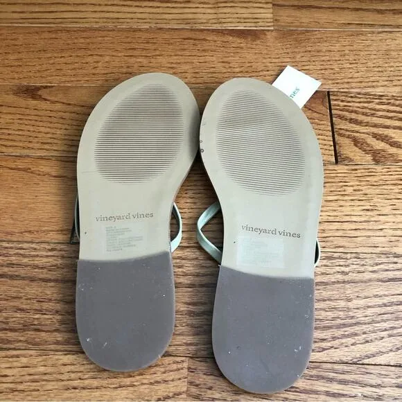 NWT VINEYARD VINES Skinny Strap Patent Leather Flip Flops Women’s Size 8