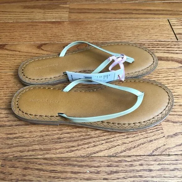 NWT VINEYARD VINES Skinny Strap Patent Leather Flip Flops Women’s Size 8