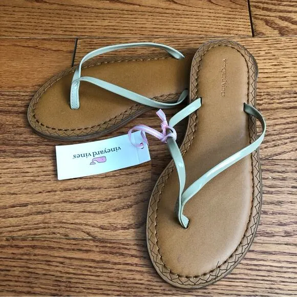 NWT VINEYARD VINES Skinny Strap Patent Leather Flip Flops Women’s Size 8