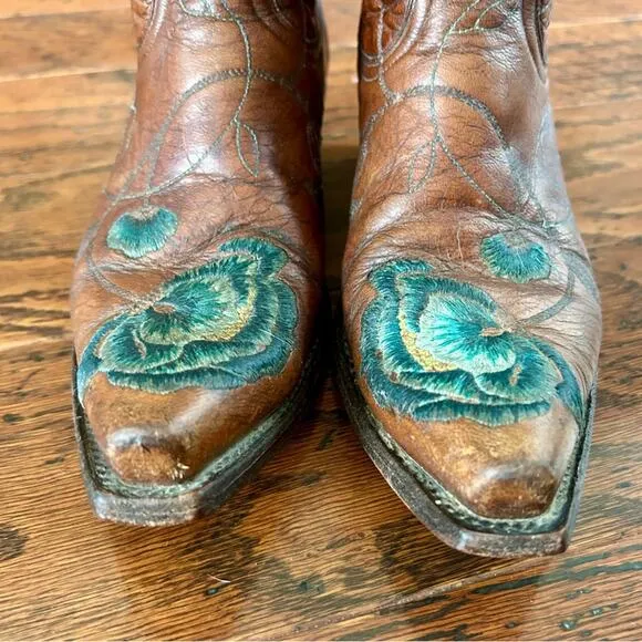Old Gringo Short Marsha Pull-on Boots in Brown with Blue Embroidery Size 7