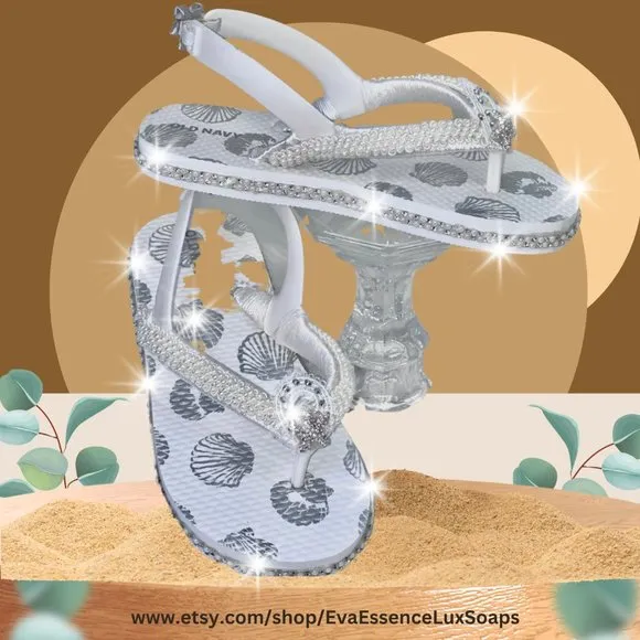 Old Navy Youth wedding Flip Flop Sandals, SZ 11, Flower Girl, Beach wedding Shoe