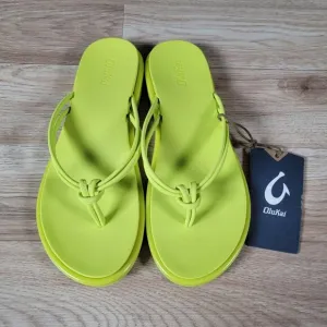 OluKai AKA Sandals Womens Size 7 Citron Beach Slippers Flip Flops 20509-6B6B