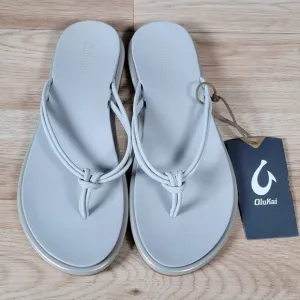OluKai AKA Sandals Womens Size 8 Gray Irridescent Slippers Flip Flops 20509-ZDVP