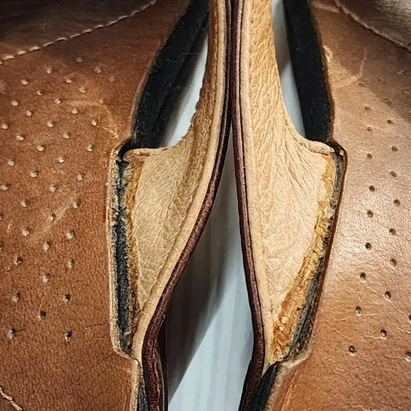 Olukai Men's Brown Kumu Leather Flip Flop Sandals Size W8 — Used, Read Descript