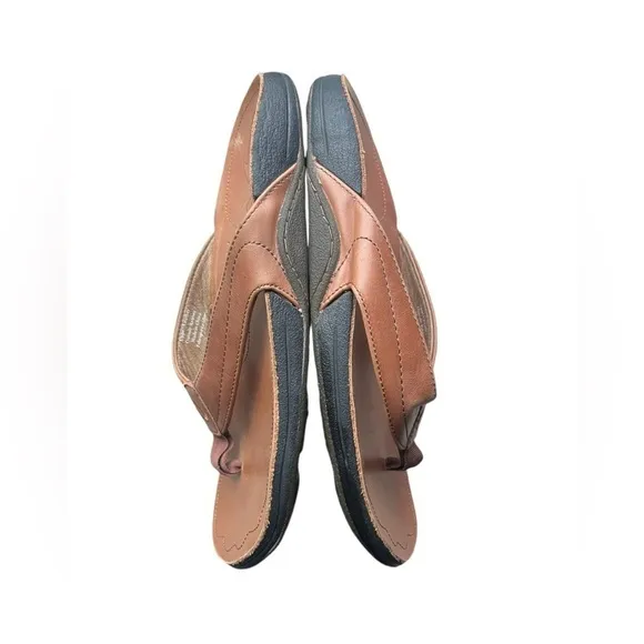 Olukai Mens Kumu Brown Leather Flip Flop Sandals size 9