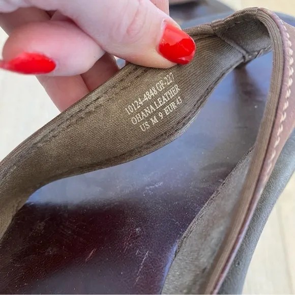 Olukai Ohana Brown Leather Thong Sandals