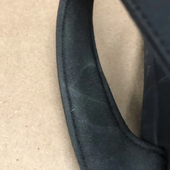 OluKai Ohana Flip Flops Sandals sz 10