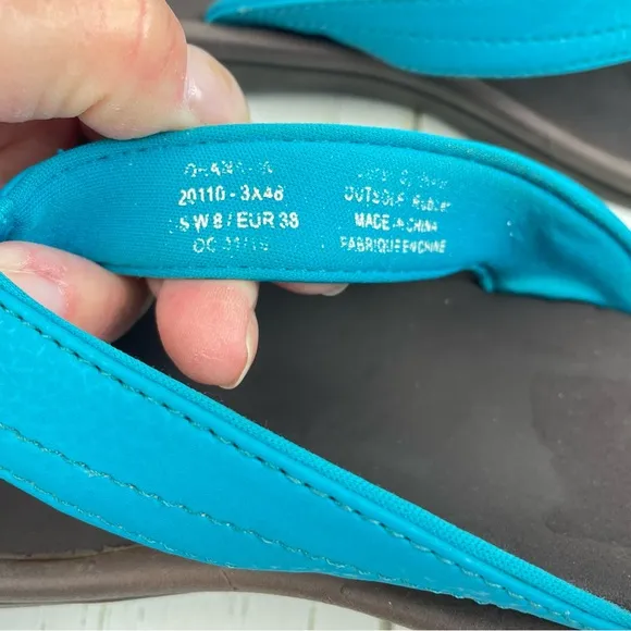 OluKai Ohana Women’s Beach Sandals