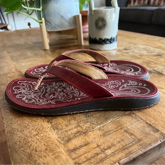 Olukai Paniolo Women's Red LeatherFlip Flops Sandals Size 7