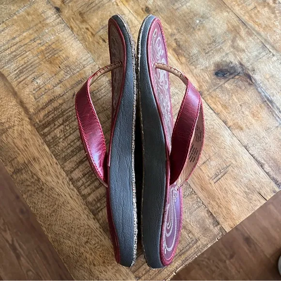 Olukai Paniolo Women's Red LeatherFlip Flops Sandals Size 7