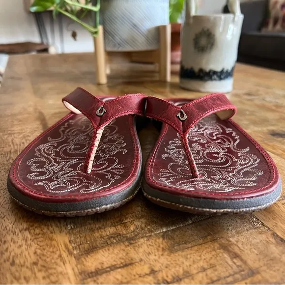 Olukai Paniolo Women's Red LeatherFlip Flops Sandals Size 7