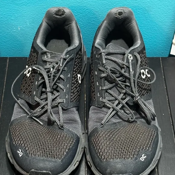 On-Running Mens Cloudstratus Black/Shadow Running Shoe - 10