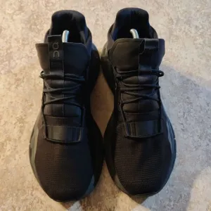 OnCloud CloudNova Men's Size 12 Running Sneakers 26.99822 Black Athletic *Flaws